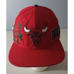 Pro Standard Men's Snapback‎ Chicago Bulls Roses Red Wool Blend Leather Squatcho